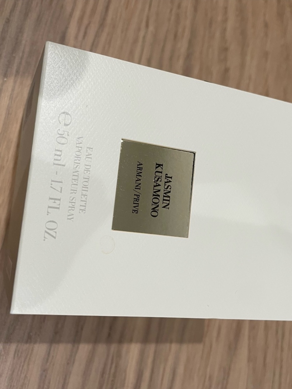 Armani Privé Jasmin Kusamono Eau de Toilette - White & Gold box only
